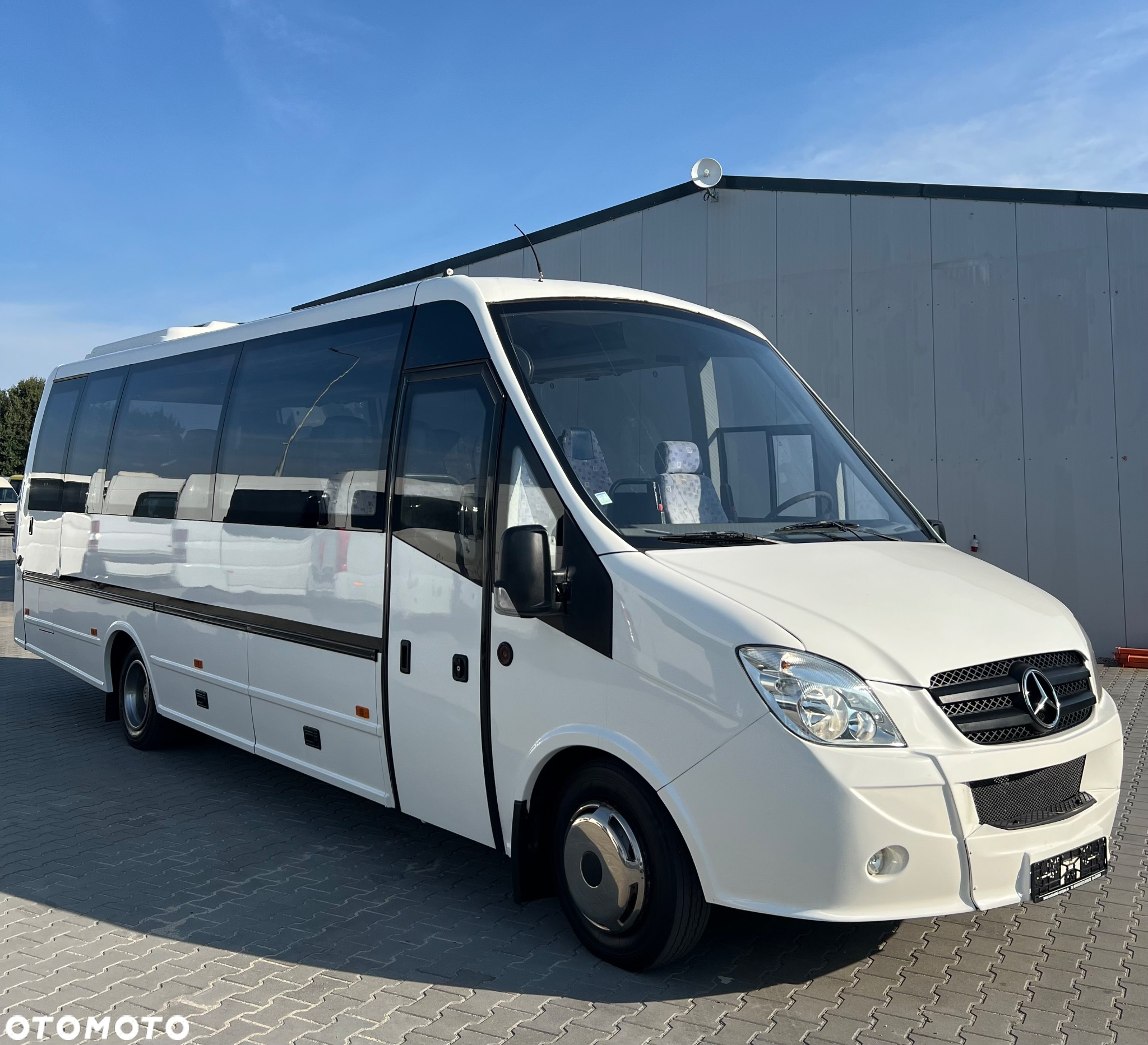 Mercedes-Benz Vario 818 - 2
