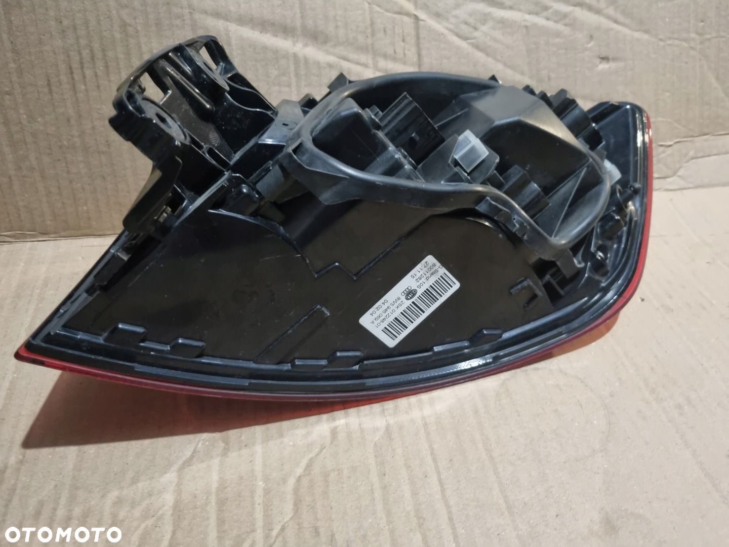 LAMPA TYLNA TYL AUDI A4 B9 lewa 8w5945069a - 5