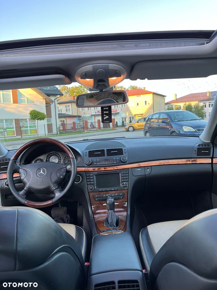 Mercedes-Benz Klasa E 350 4-Matic Elegance - 22
