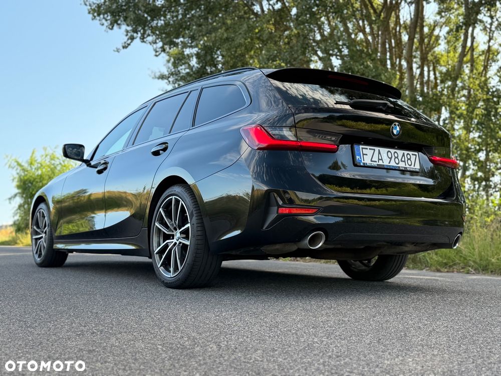 BMW Seria 3 320d Sport Line Shadow - 17