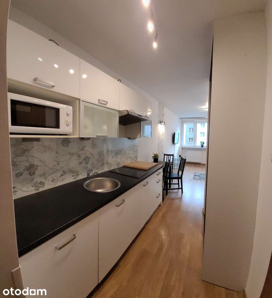 Kawalerka 20 m² | Metro Świętokrzyska 100 m | Bagno 5 | Bezpośrednio