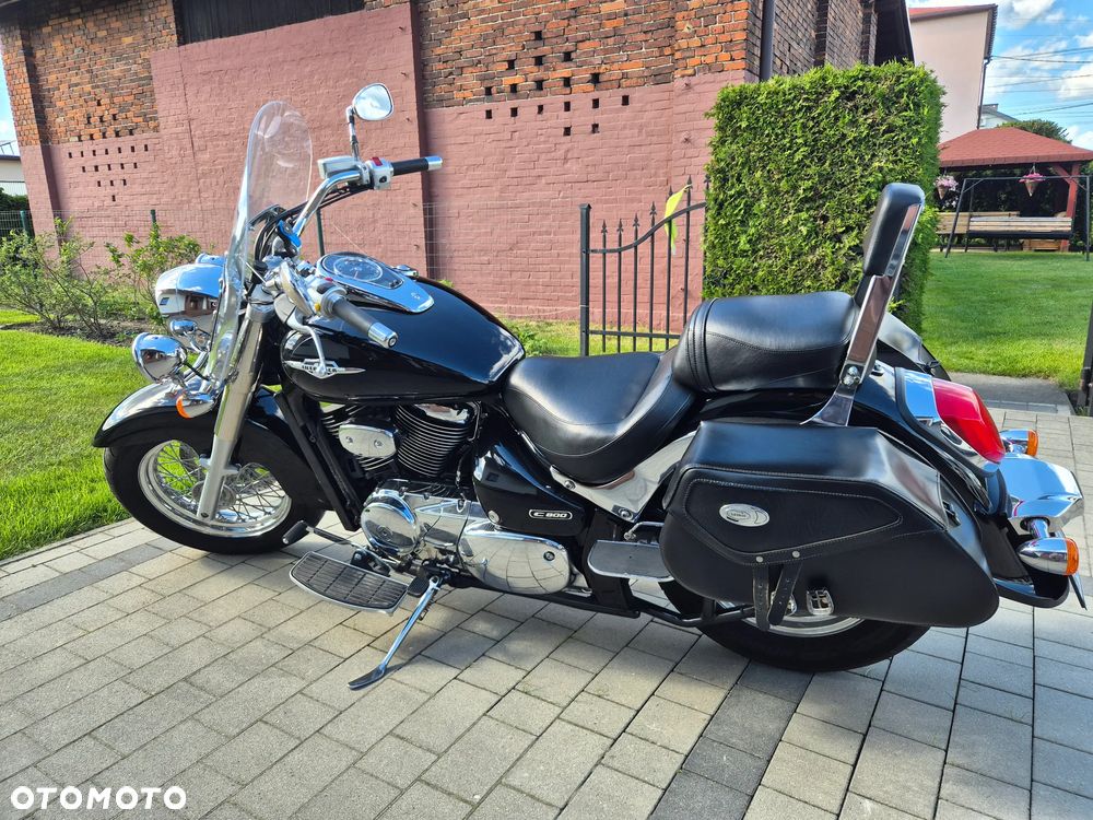 Suzuki Intruder - 2