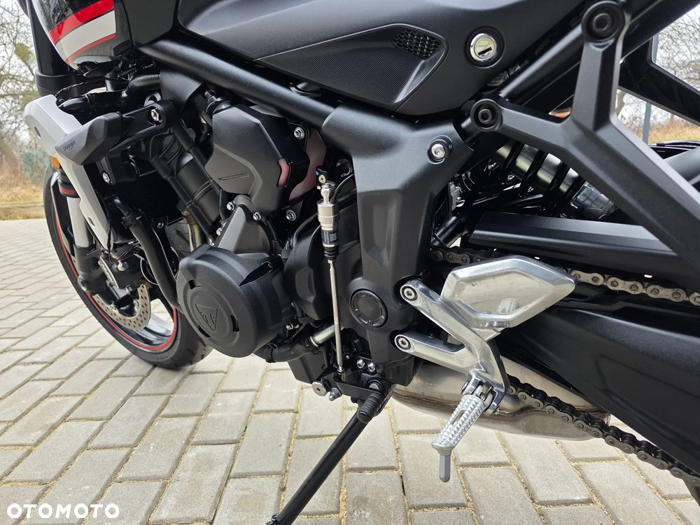 Triumph Trident - 30