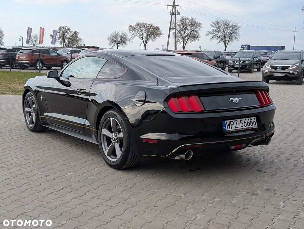 Ford Mustang - 12