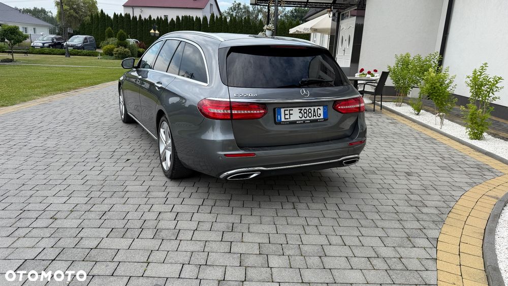 Mercedes-Benz Klasa E 220 d 4Matic 9G-TRONIC - 25