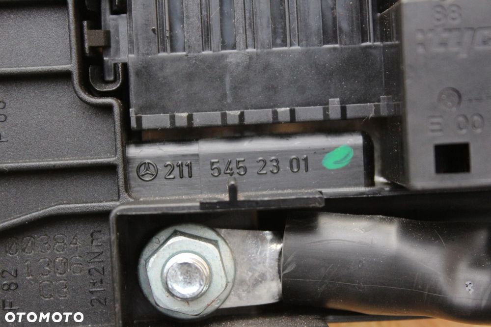 Skrzynka bezpieczników Mercedes w211 2115452301 - 3