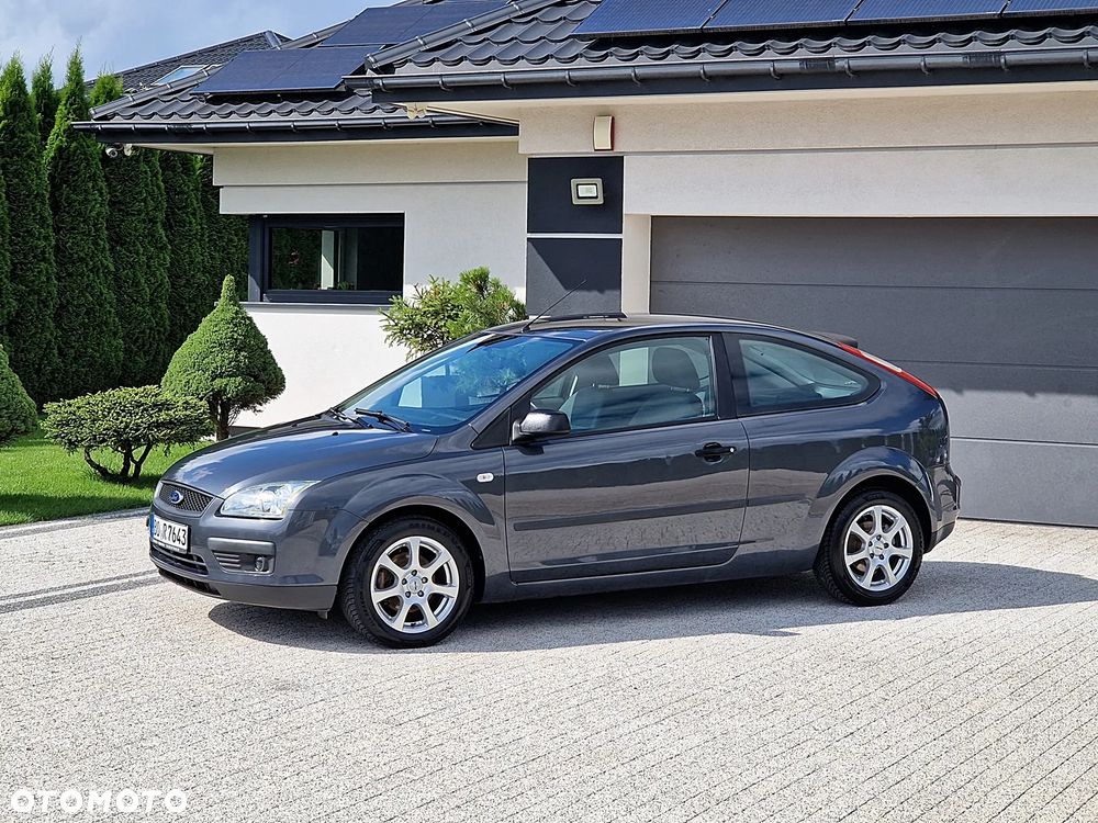 Ford Focus 1.6 16V Ambiente - 1