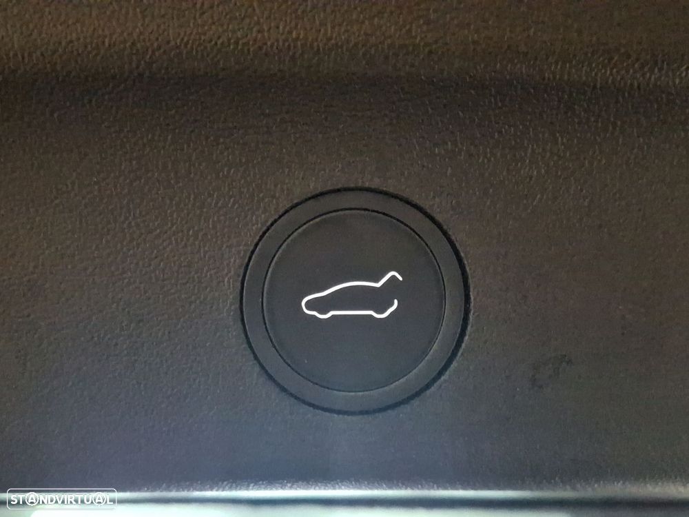 Tesla Model Y Long-Range RWD - 26