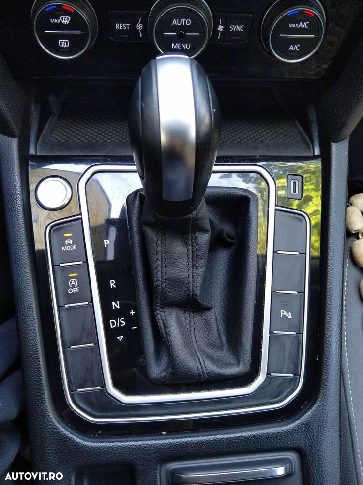Volkswagen Passat 2.0 TDI 4Motion DSG BlueMotion Tech Highline - 21