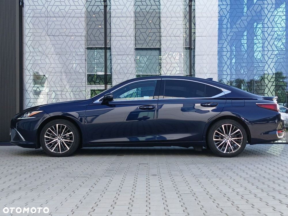 Lexus ES - 3