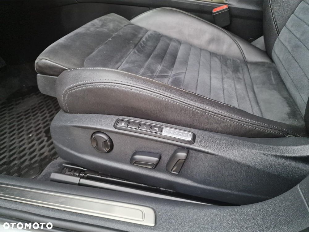 Volkswagen Passat - 23