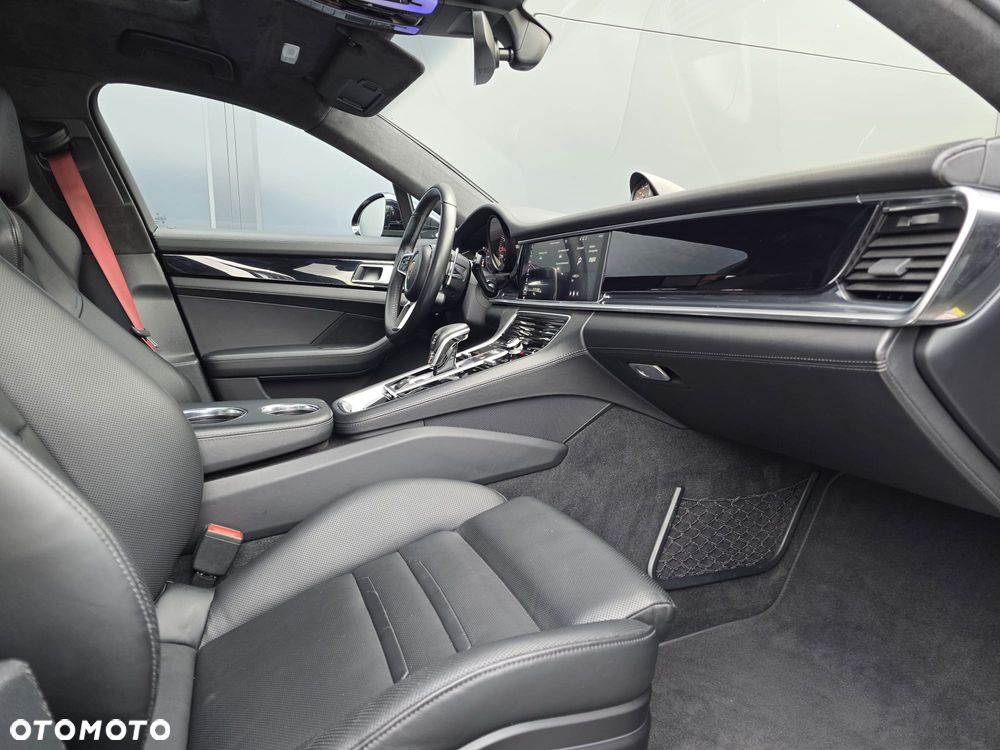 Porsche Panamera 4S - 29