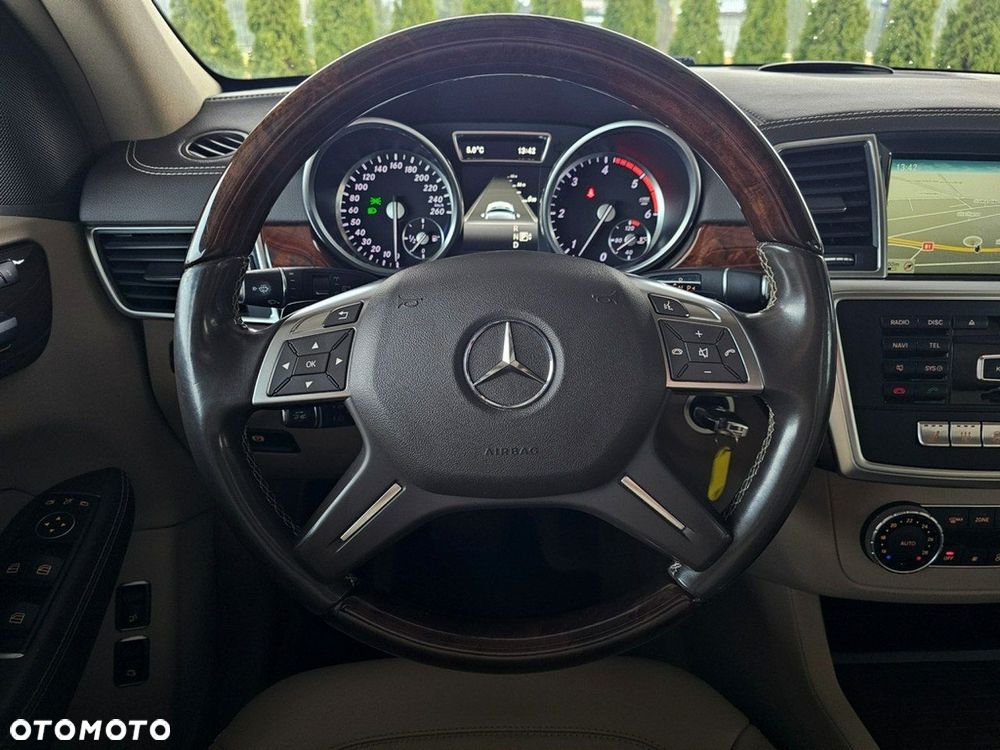 Mercedes-Benz GL - 16