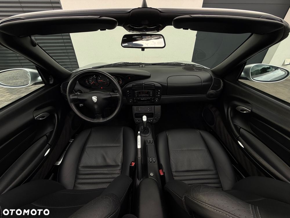 Porsche 911 Carrera - 8