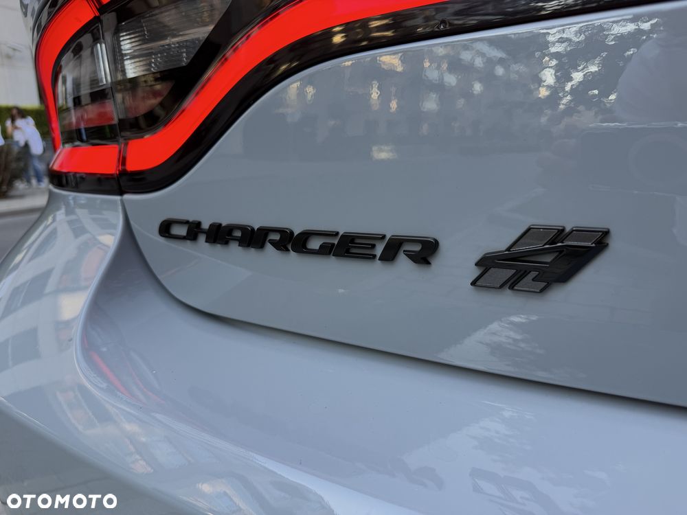 Dodge Charger - 7