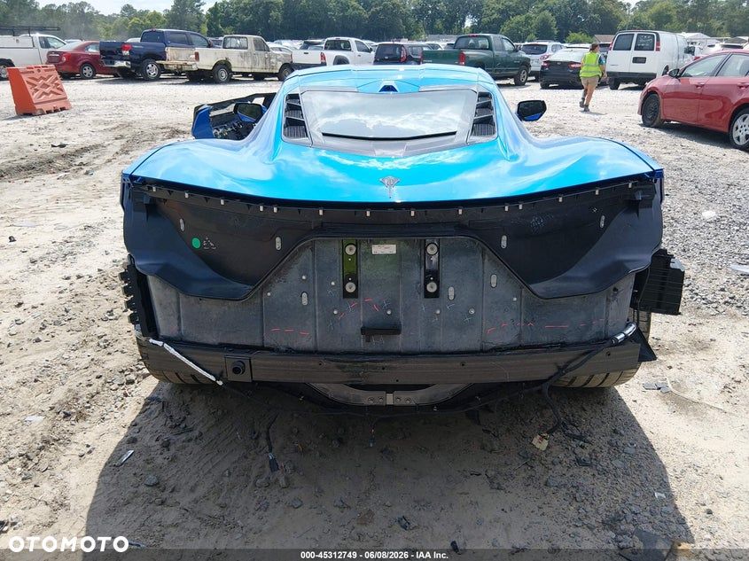 Chevrolet Corvette - 4