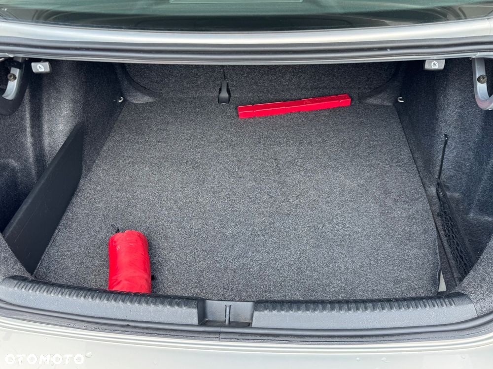 Volkswagen Jetta - 26