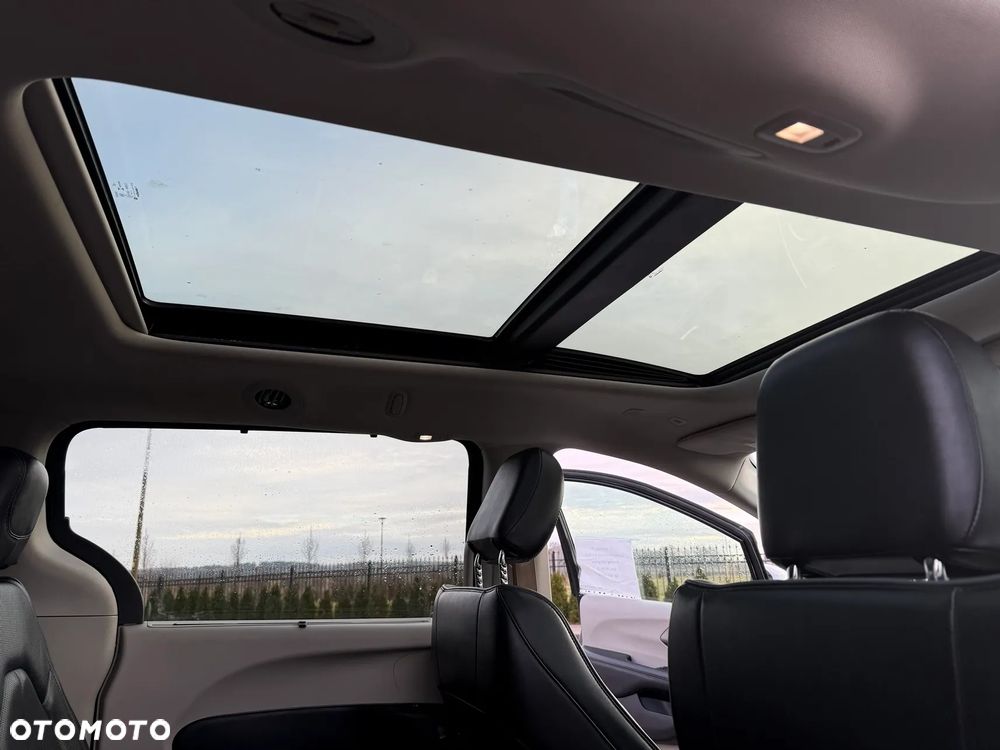 Chrysler Pacifica - 20