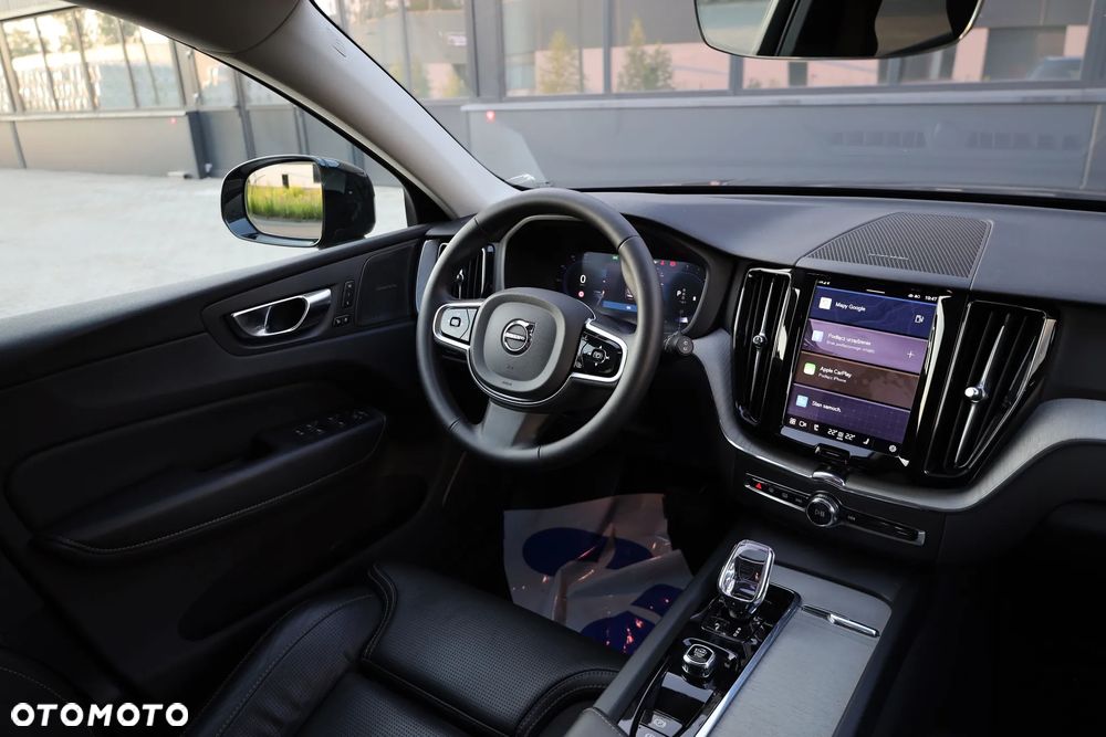 Volvo XC 60 B5 B AWD Plus Dark - 28
