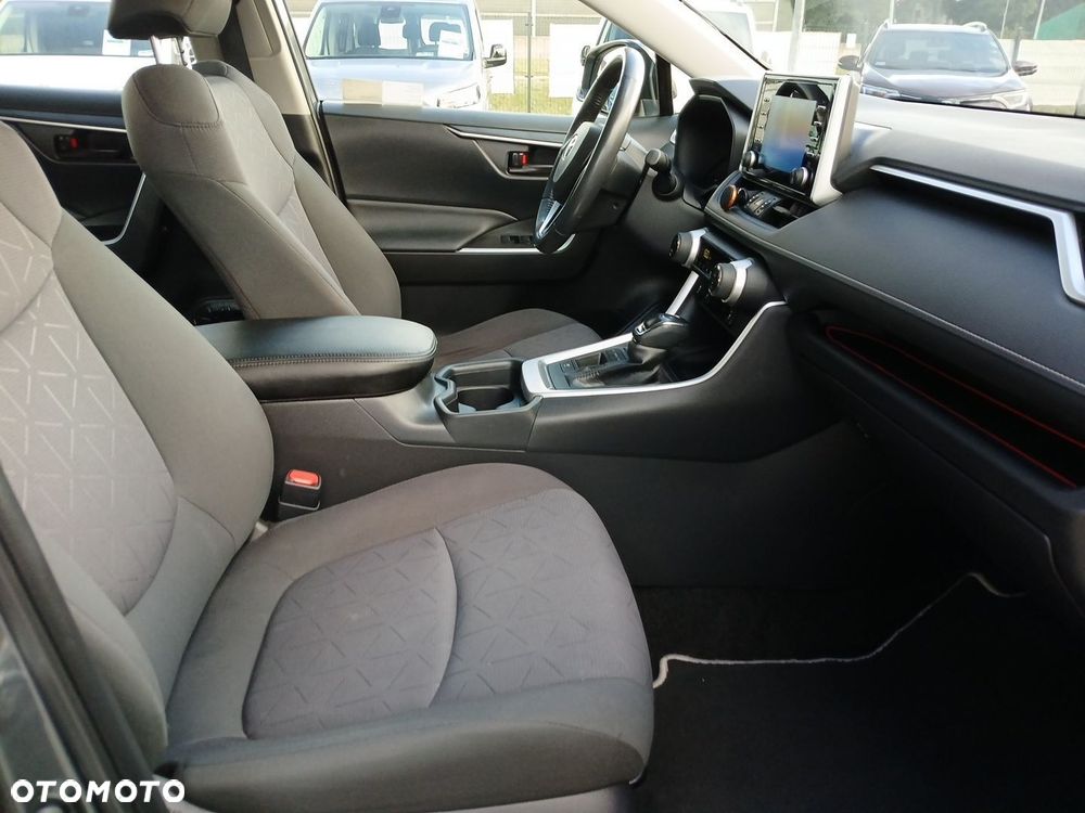 Toyota RAV4 - 10
