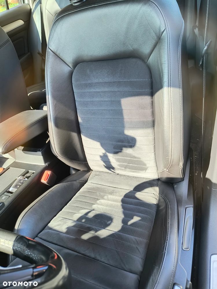 Volkswagen Passat 2.0 TDI (BlueMotion Technology) Highline - 19