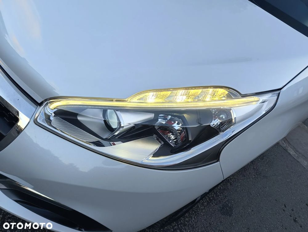 Peugeot 208 PureTech 110 Stop & Start EAT6 Tech Edition - 29