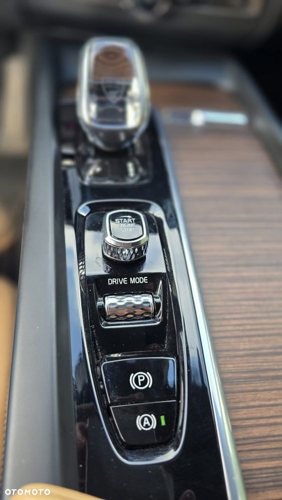 Volvo XC 60 B4 D Inscription - 11