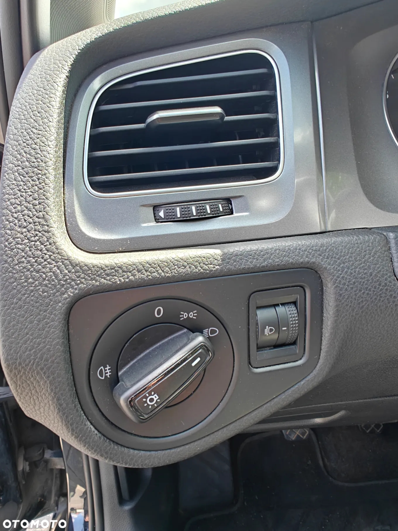 Volkswagen Golf - 28