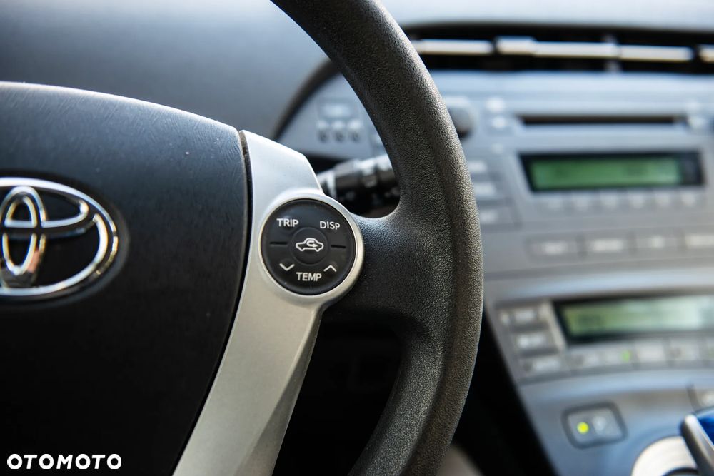 Toyota Prius (Hybrid) Executive - 34