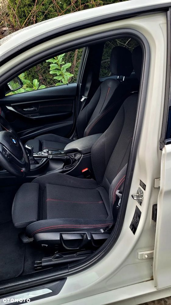 BMW Seria 3 320d Sport Line - 20