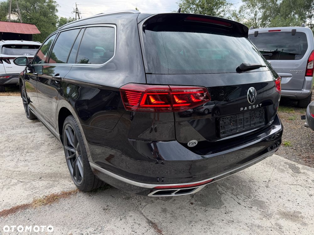 Volkswagen Passat Variant 2.0 TDI SCR DSG 4Motion Elegance - 40