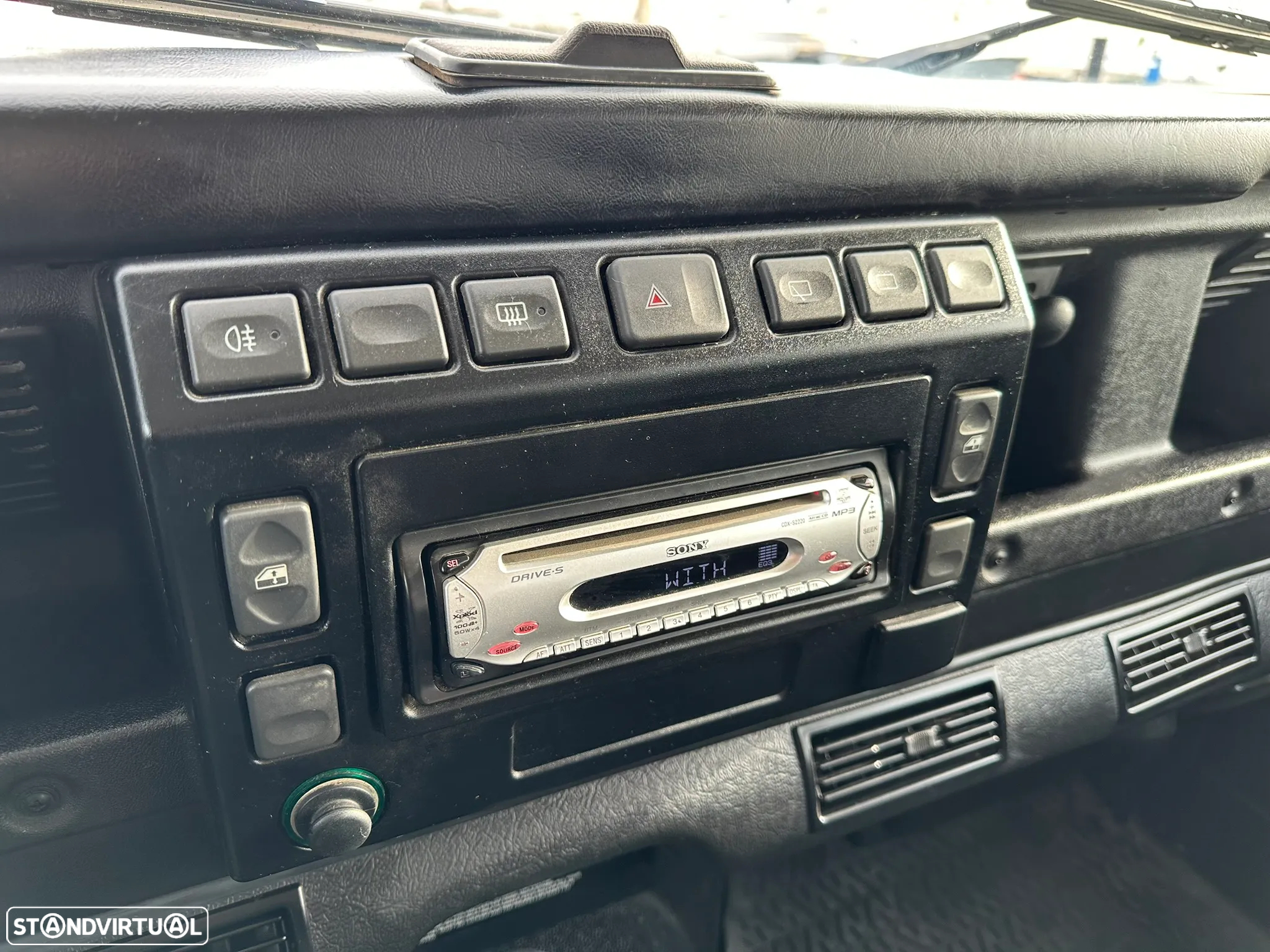 Land Rover Defender 90 SW 2.5 Td5 SE - 27