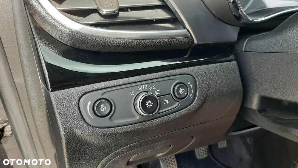 Opel Mokka 1.6 Essentia S&S - 11