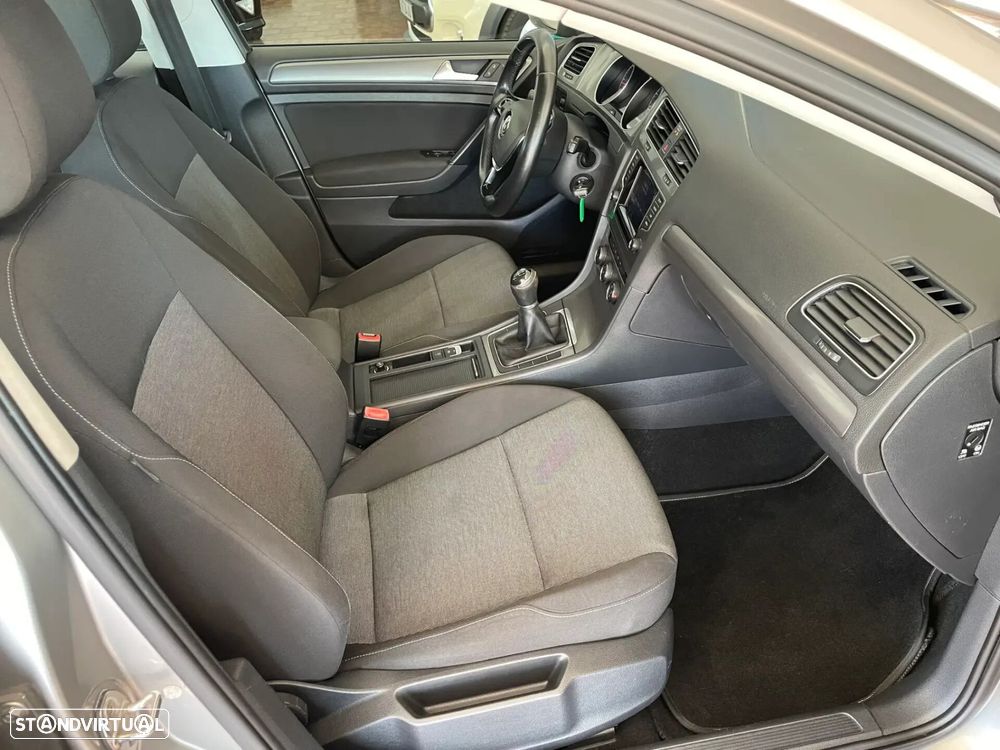 VW Golf - 22