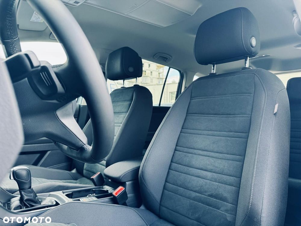 Volkswagen Touran - 16
