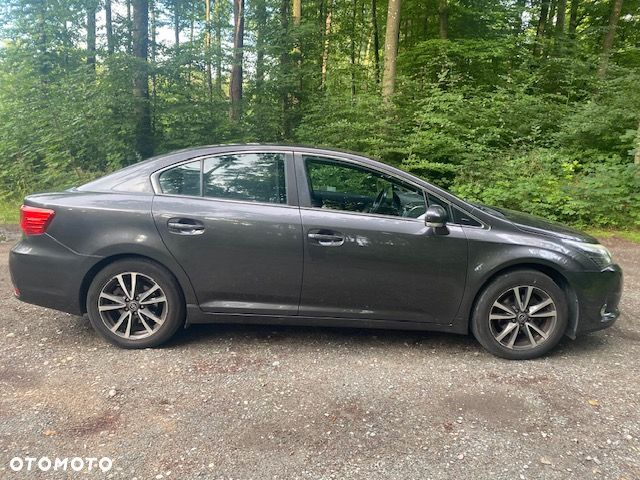 Toyota Avensis 1.8 Premium - 8