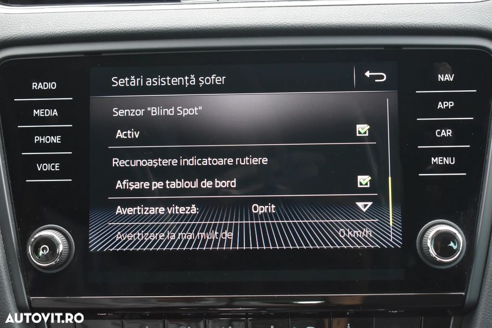 Skoda Octavia 2.0 TDI AMBITION DSG - 28