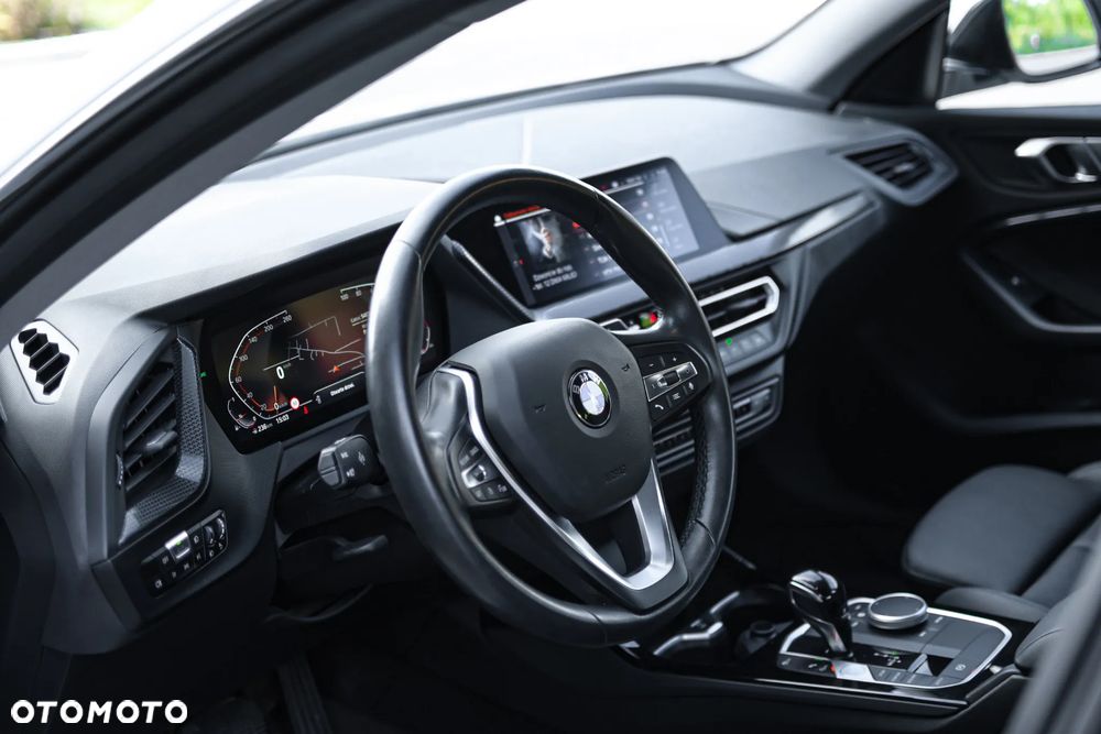 BMW Seria 2 218i Luxury Line - 9