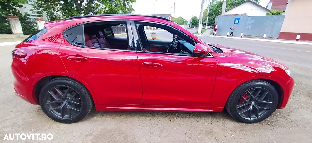 Alfa Romeo Stelvio 2.0 Turbo 16V AT8-Q4 Ti - 21