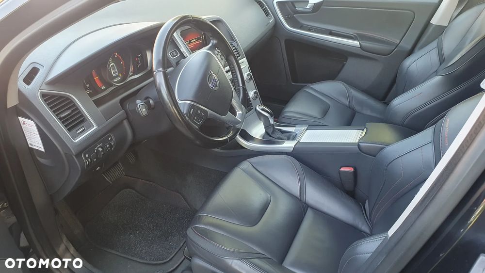 Volvo XC 60 D4 Drive-E Ocean Race - 11