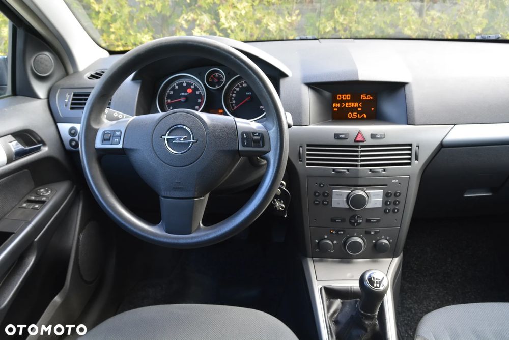 Opel Astra 1.6 Sport - 32