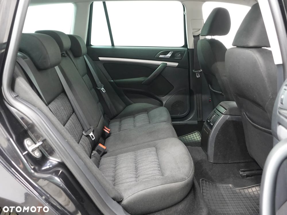 Skoda Octavia 1.6 TDI Ambiente - 24