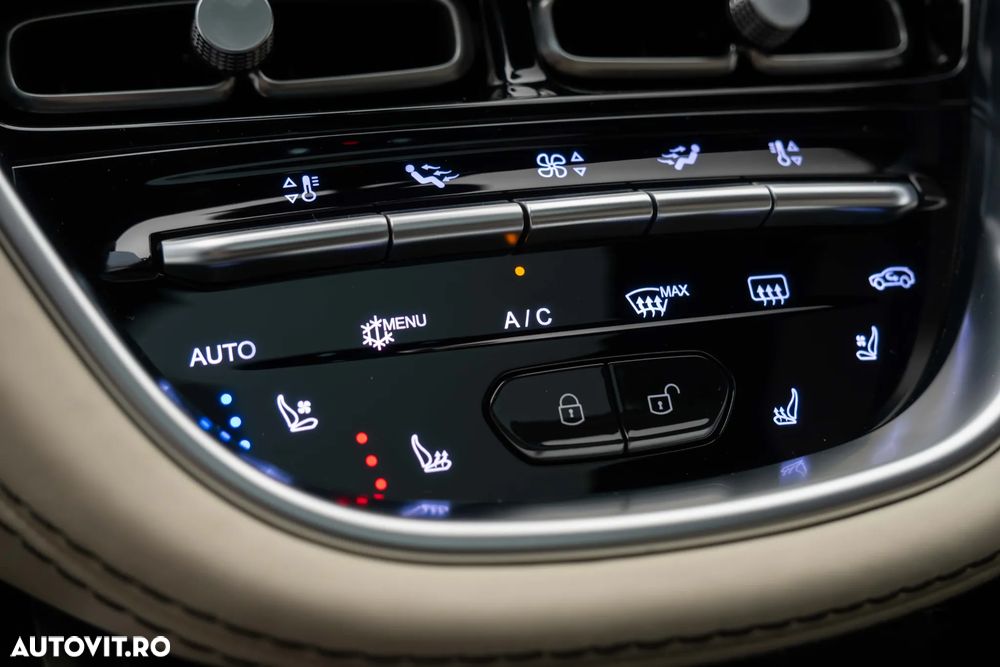 Aston Martin DBX - 27