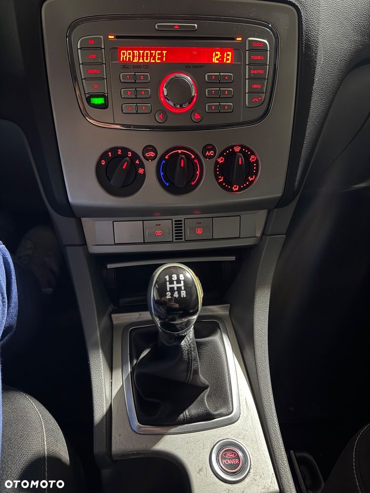 Ford Focus 1.6 16V Sport - 14