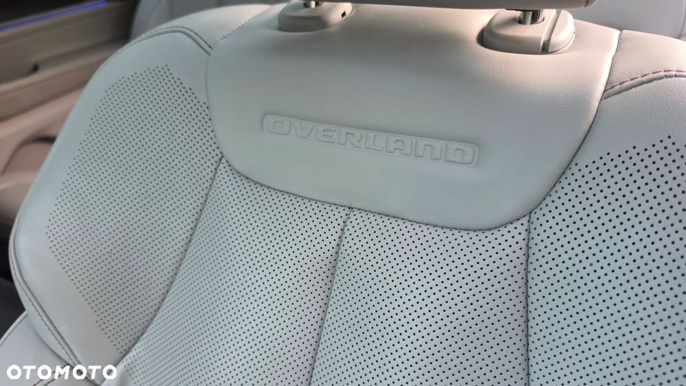 Jeep Grand Cherokee - 24