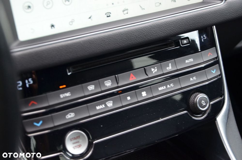 Jaguar XF 3.0 TDV6 R-Sport - 25