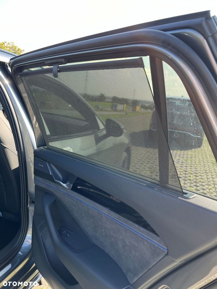 Volkswagen Passat - 12