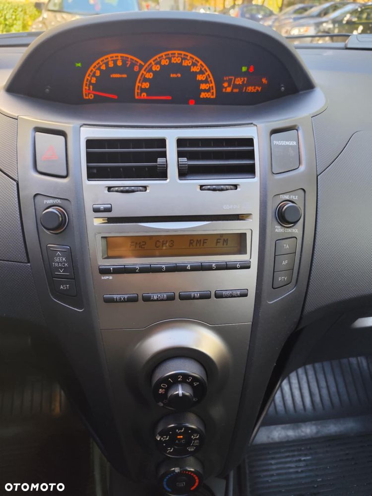 Toyota Yaris 1.33 VVT-i Sol - 22