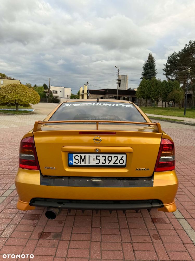 Opel Astra 2000 photo 4