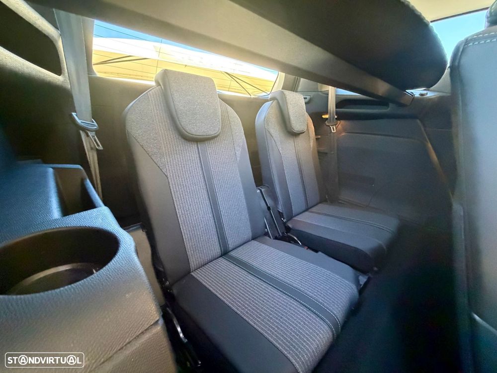 Peugeot 5008 1.5 BlueHDi Allure Pack EAT8 - 26
